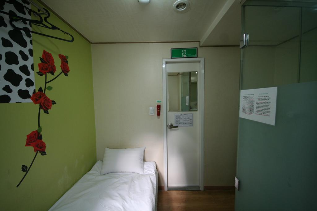 Guesthouse Myeongdong Seoul Værelse billede