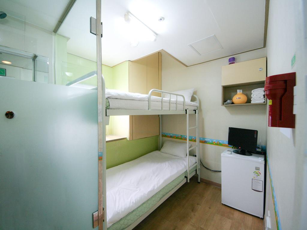 Guesthouse Myeongdong Seoul Værelse billede