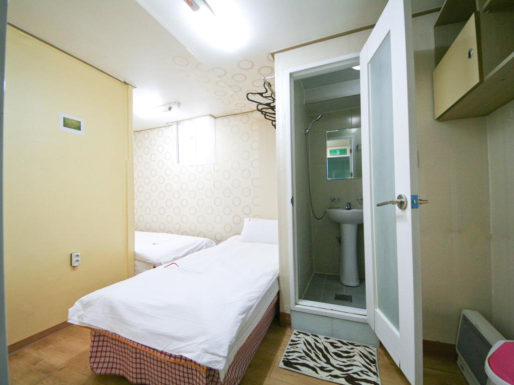 Guesthouse Myeongdong Seoul Værelse billede