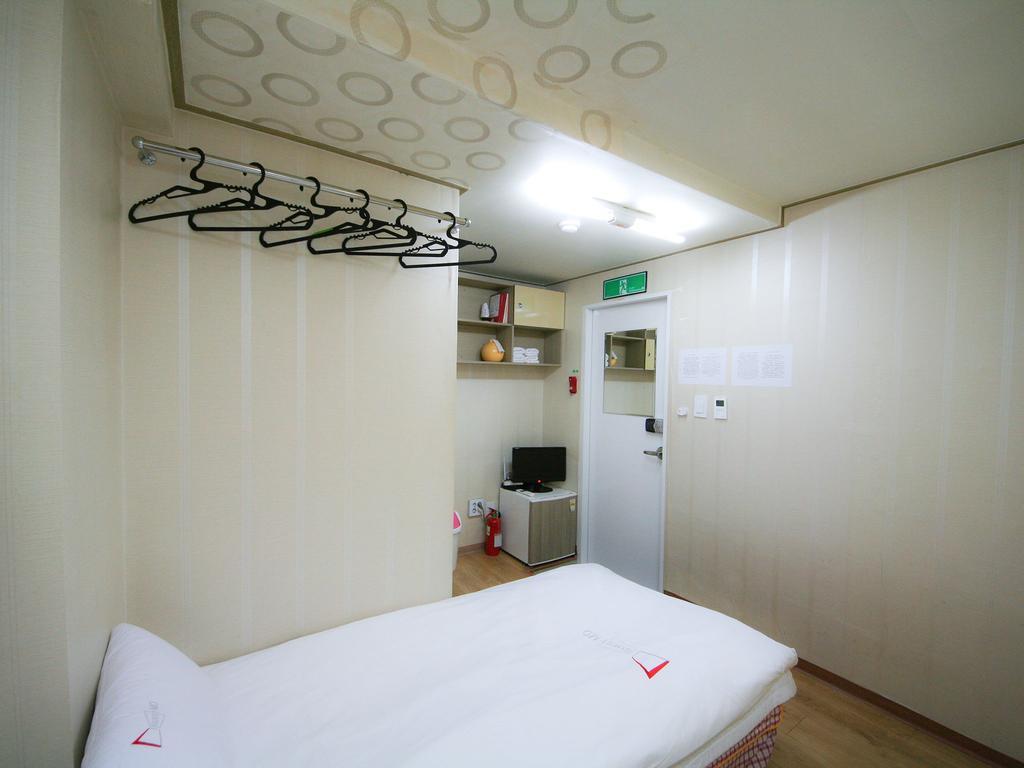 Guesthouse Myeongdong Seoul Værelse billede